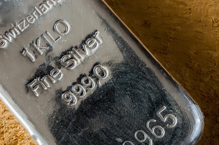 1 kilo silver bar close up image