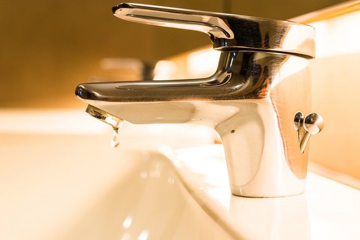 Image: Water dripping from tap